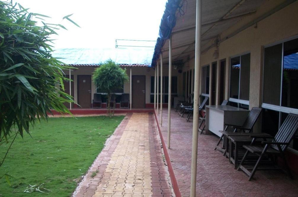 7 Apple Resort Lonavla Exterior foto